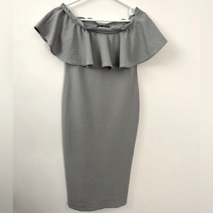 Boohoo maternity off shoulder dress in US size 6 in grey